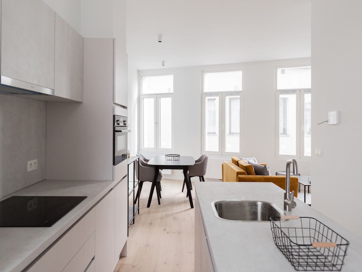 Betonlook met eiland, keuken op maat in Antwerpen